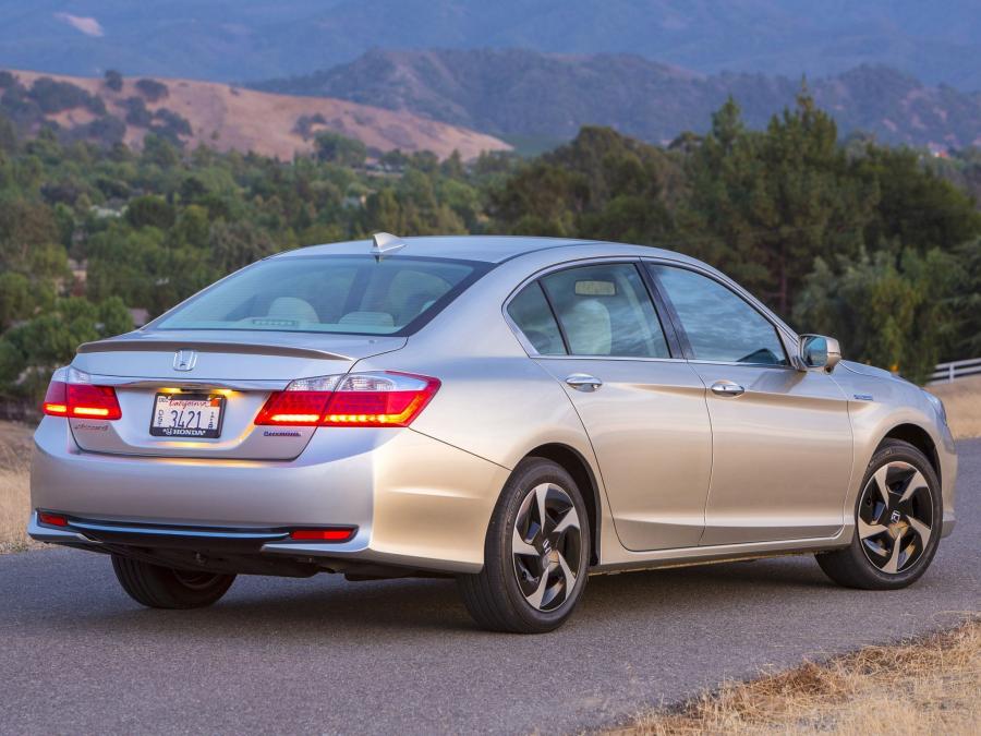  Honda Accord PHEV 2013 года  (фото 12 из 28)